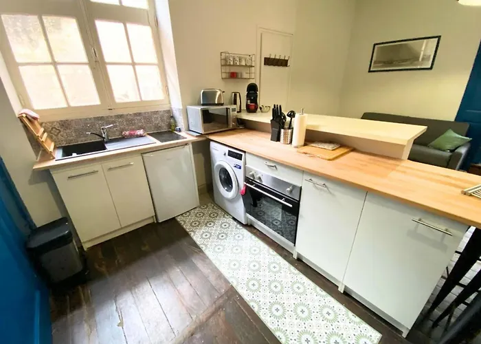 La Liberte - - La Conciergerie. Poitiers